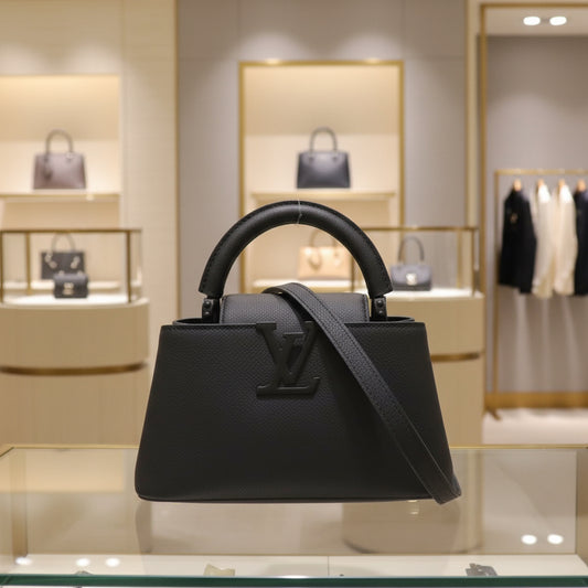 Louis Vuitton– Capucines EW (East-West silhouette )Mini Nicolas Ghesquière ✨2025 – 100% Authentic ✨Pre-Owned Almost Unused Condition ~32% off MSRP