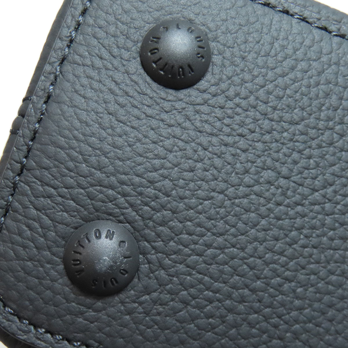 Louis Vuitton– Capucines EW (East-West silhouette )Mini Nicolas Ghesquière ✨2025 – 100% Authentic ✨Pre-Owned Almost Unused Condition ~32% off MSRP