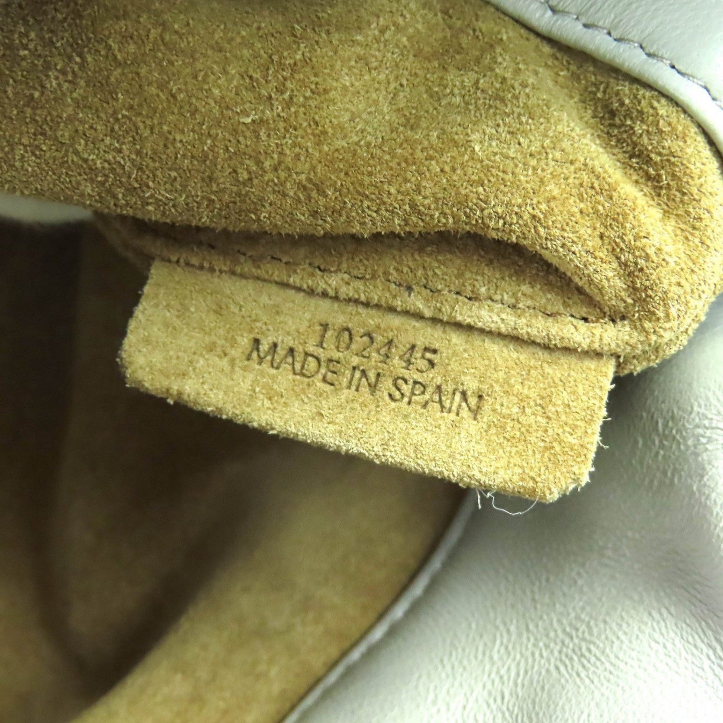 LOEWE Flamenco                                             100% Authentic                                           ✨Excellent Pre-Owned * Unused Condition ~30% off MSRP