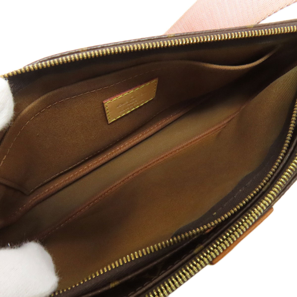 Louis Vuitton        Multi Pochette Accessoires 100% Authentic ✨Excellent Pre-Owned Condition with Minor Wear ~28% off MSRP