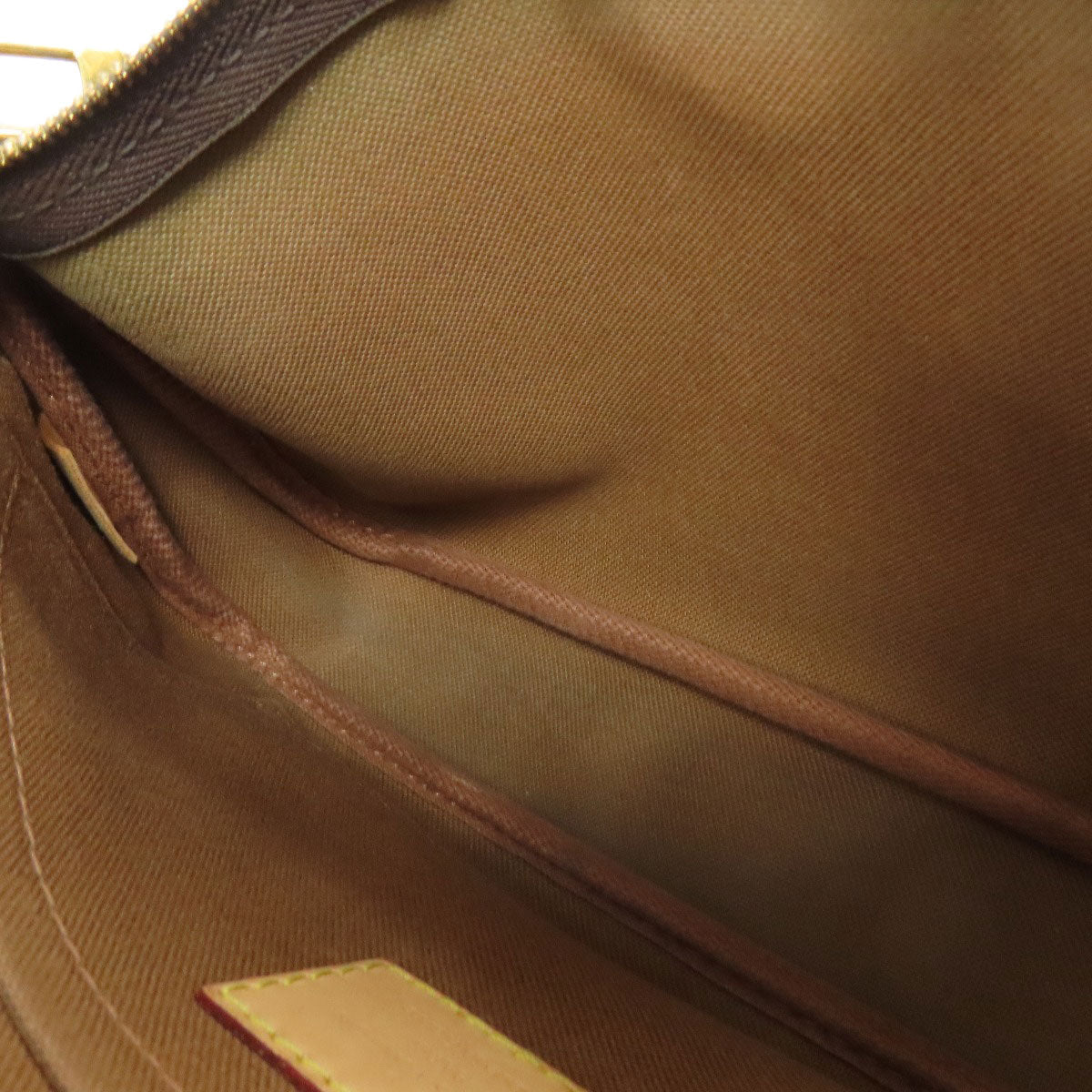 Louis Vuitton        Multi Pochette Accessoires 100% Authentic ✨Excellent Pre-Owned Condition with Minor Wear ~28% off MSRP