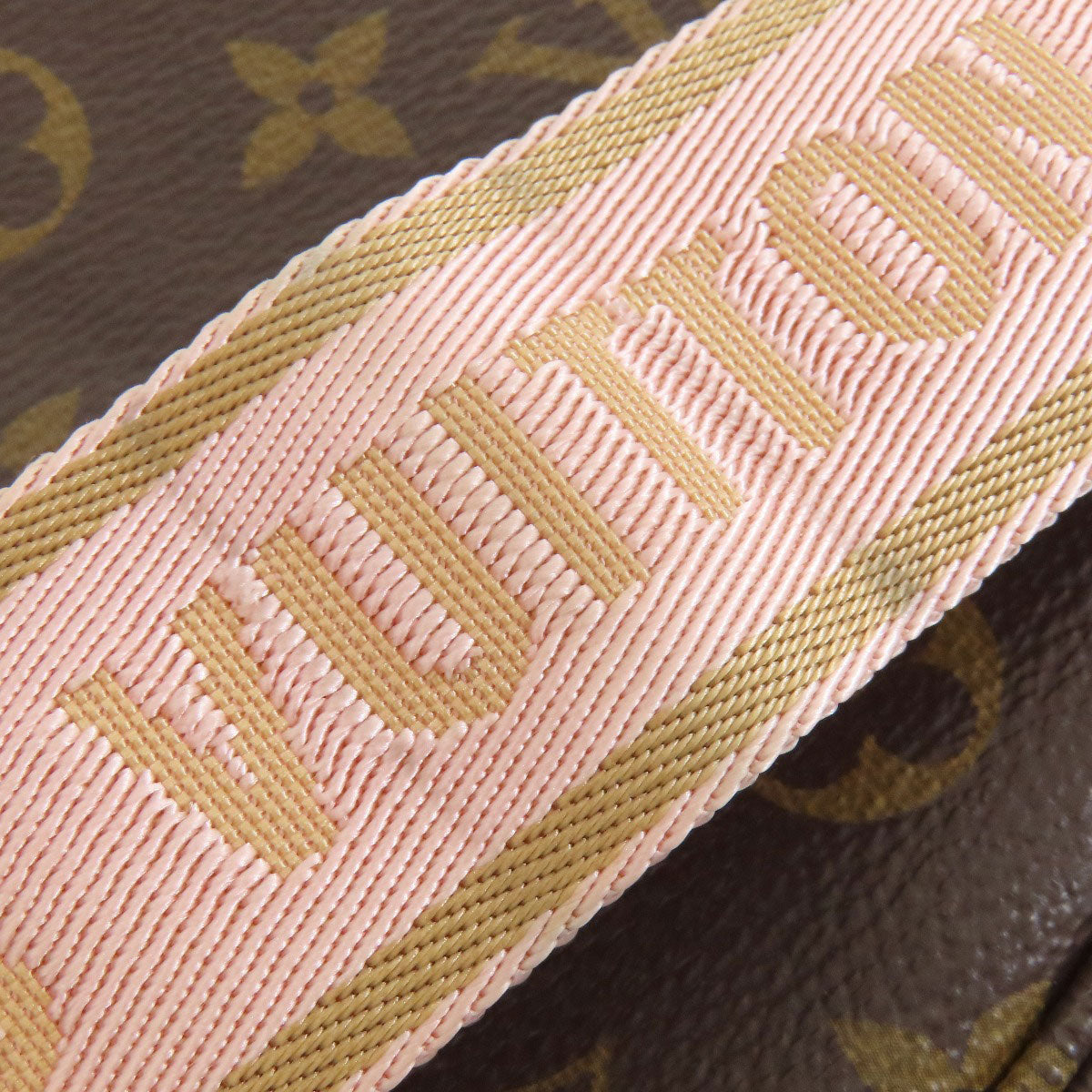 Louis Vuitton        Multi Pochette Accessoires 100% Authentic ✨Excellent Pre-Owned Condition with Minor Wear ~28% off MSRP