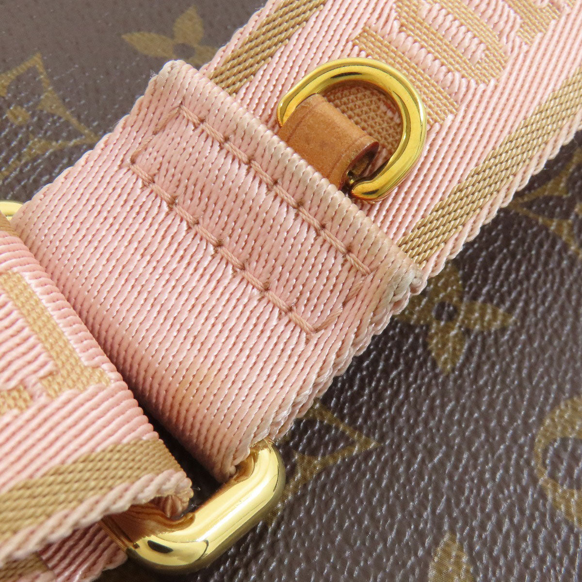 Louis Vuitton        Multi Pochette Accessoires 100% Authentic ✨Excellent Pre-Owned Condition with Minor Wear ~28% off MSRP