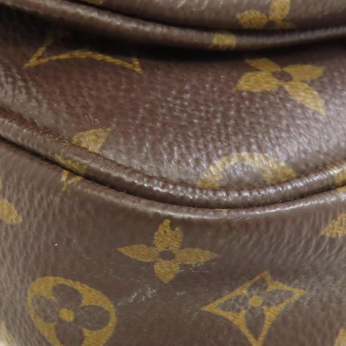 Louis Vuitton        Multi Pochette Accessoires 100% Authentic ✨Excellent Pre-Owned Condition with Minor Wear ~28% off MSRP