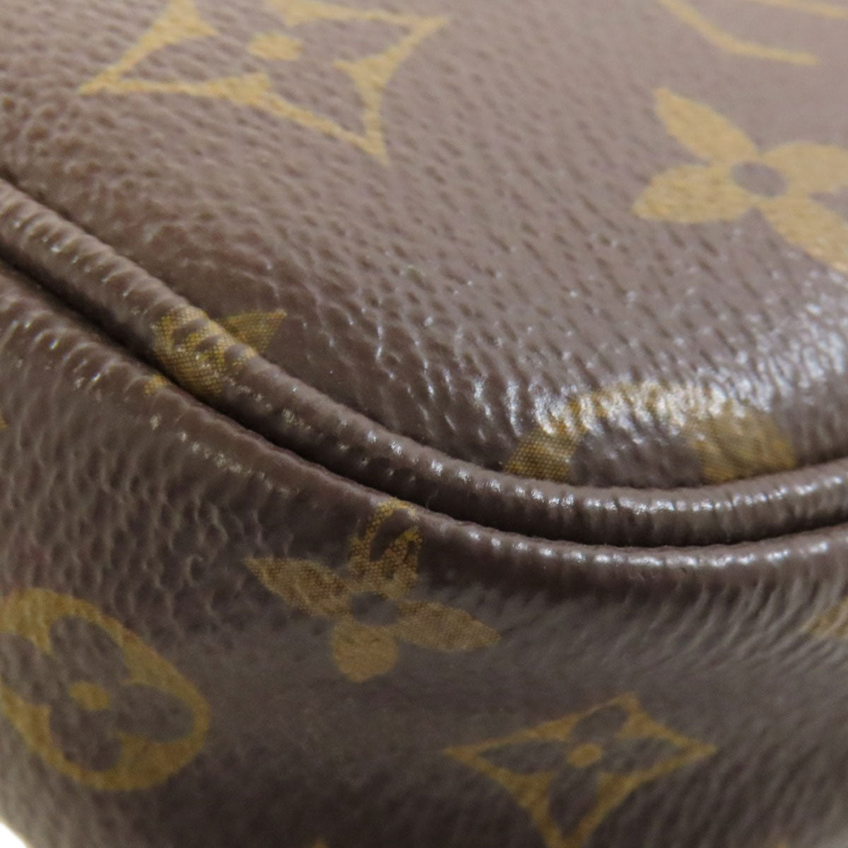 Louis Vuitton        Multi Pochette Accessoires 100% Authentic ✨Excellent Pre-Owned Condition with Minor Wear ~28% off MSRP