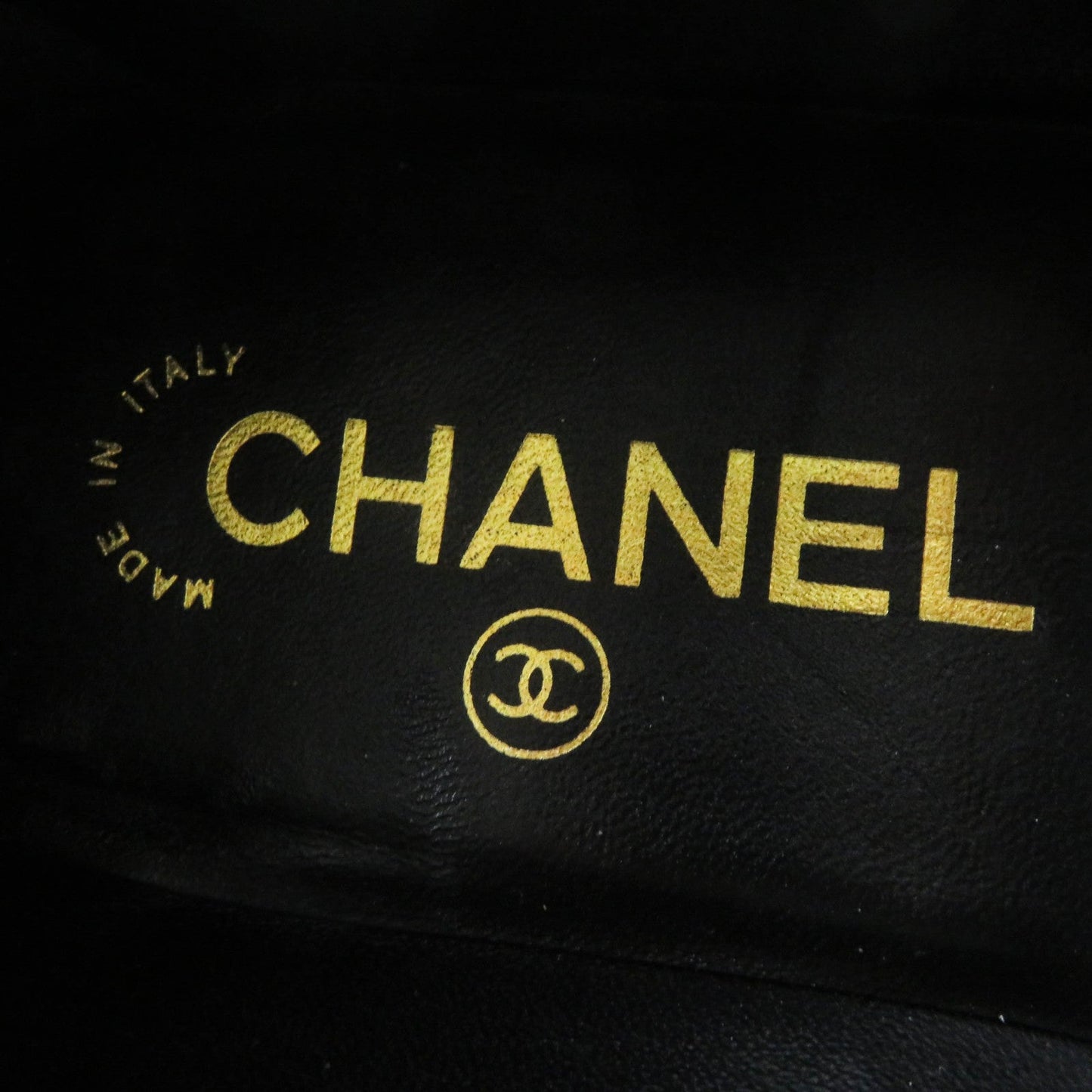 Chanel Matelassé Loafers size 39.5 by Virginie Viard 2023 100% Authentic ✨ Excellent Pre-Owned Condition ~ 23% off MSRP