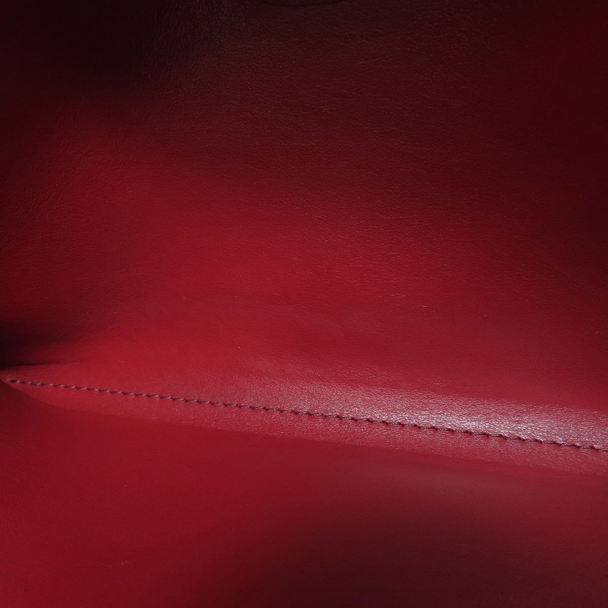 BURBERRY – Long Shoulder Wallet – Red Leather – 100% Authentic ✨Previously Owned Very Good Condition ~32% Off MSRP