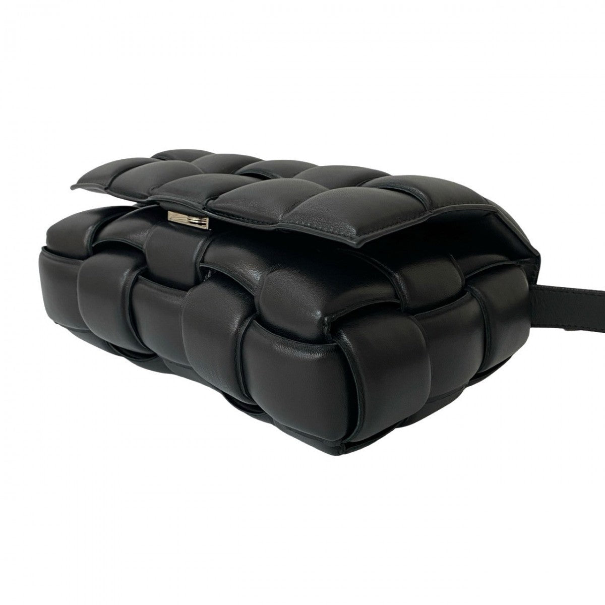 BOTTEGA VENETA – Padded Cassette Shoulder Bag – Black Leather – 100% Authentic Excellent ✨ Previously Owned Condition -26% off MSRP