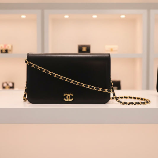 CHANEL vintage Chain Shoulder bag in black calfskin with classic COCO Mark harware ✨Previously Owned Vintage Condition