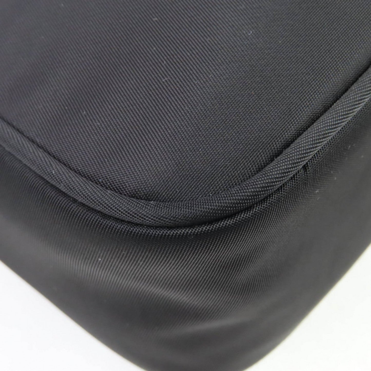 PRADA – Re-Edition 2000 Tessuto Nylon Shoulder Bag – Black – 100% Authentic ✨Previously Owned Excellent Condition ~38% Off MSRP