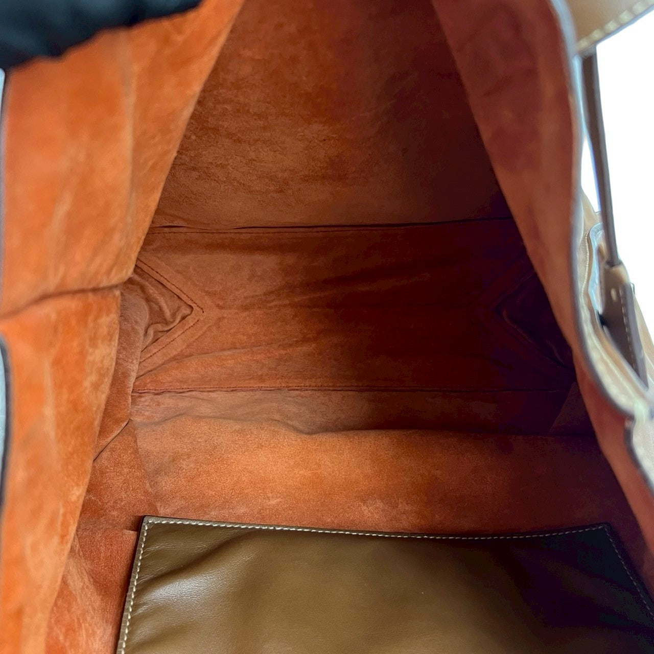 PRADA – Brown Leather Triangle Logo Tote Bag – With Dust Bag, Clochette & Key Ring – 100% Authentic ✨Previously Owned Very Good Condition ~33% Off MSRP