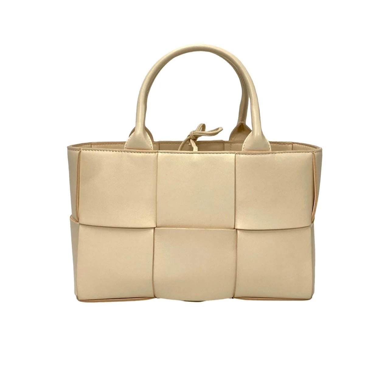 Bottega Veneta Arco Shoulder Bag in Pink Leather – Designed by Daniel Lee, Circa 2020 – Pre - Owned, 100% Authentic (Genuine) lm - LLUXE.CA