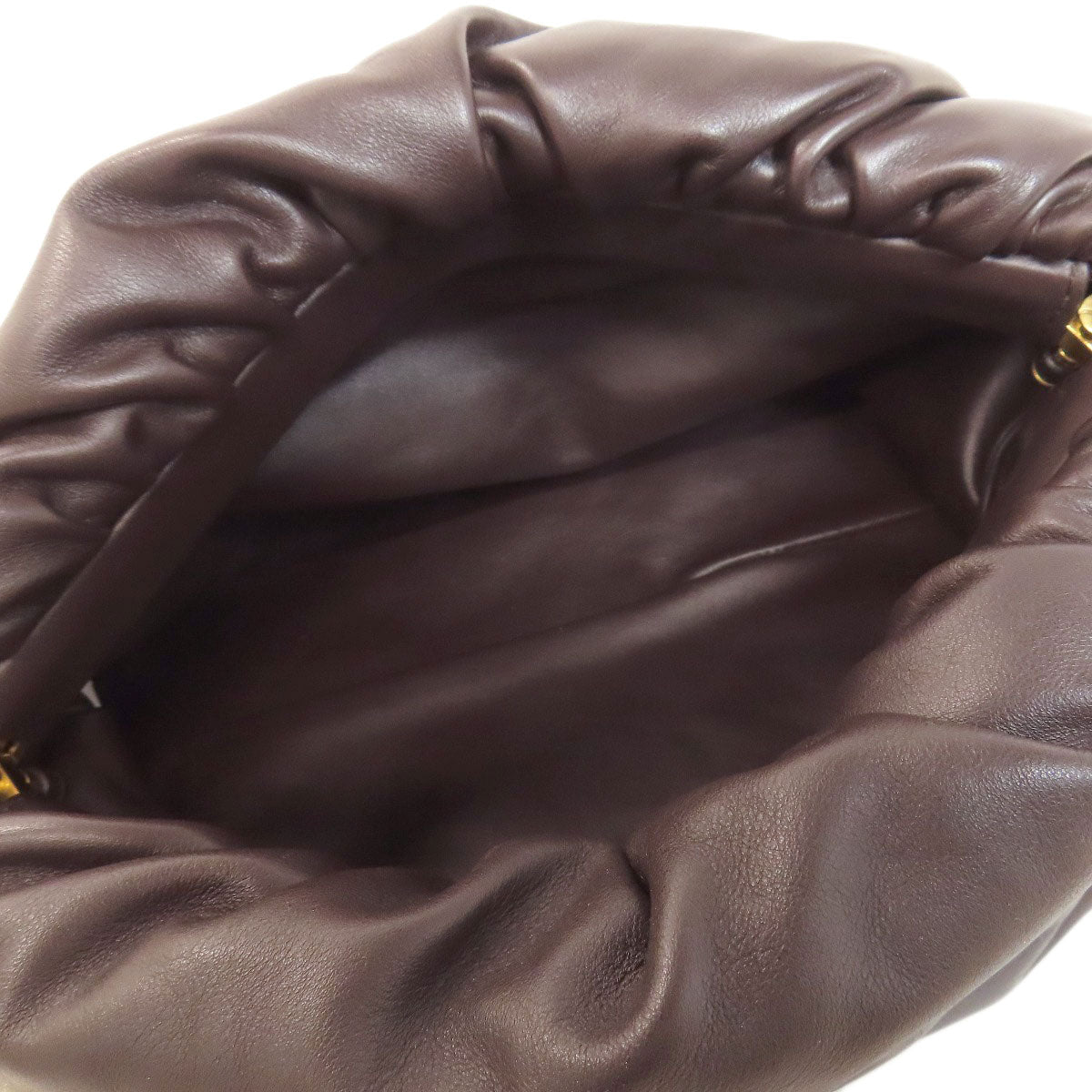 Bottega Veneta by Daniel Lee Chain Pouch Bag in Brown Calfskin with Gold Chain – Italy, Circa 2020 – Pre - Owned, 100% Authentic (Genuine) Item No.75514244 - LLUXE.CA