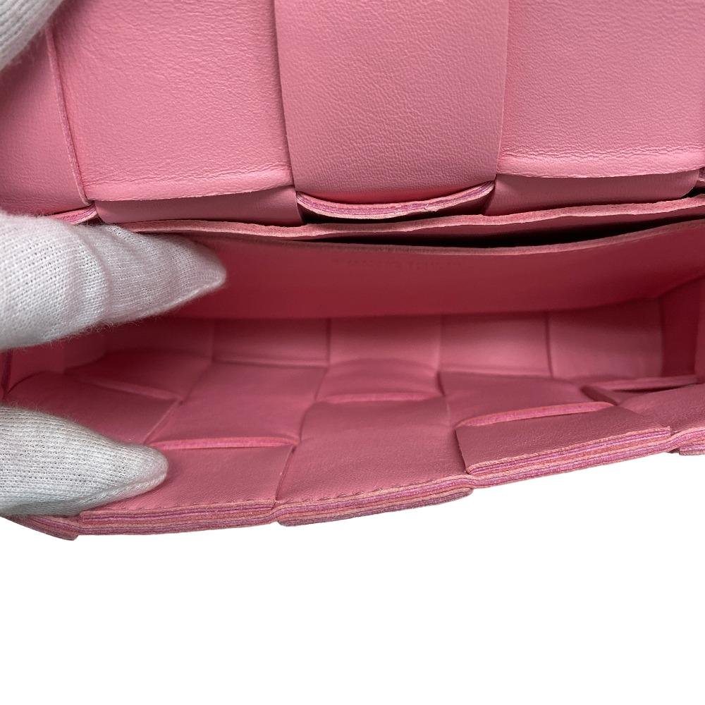 Bottega Veneta Cassette Bag Z0004822 in Pink Nappa Leather – Pre - Owned, 100% Authentic (Genuine), Made in Italy, Designed by Daniel Lee (Circa 2020) Item No. Z0004822 - LLUXE.CA