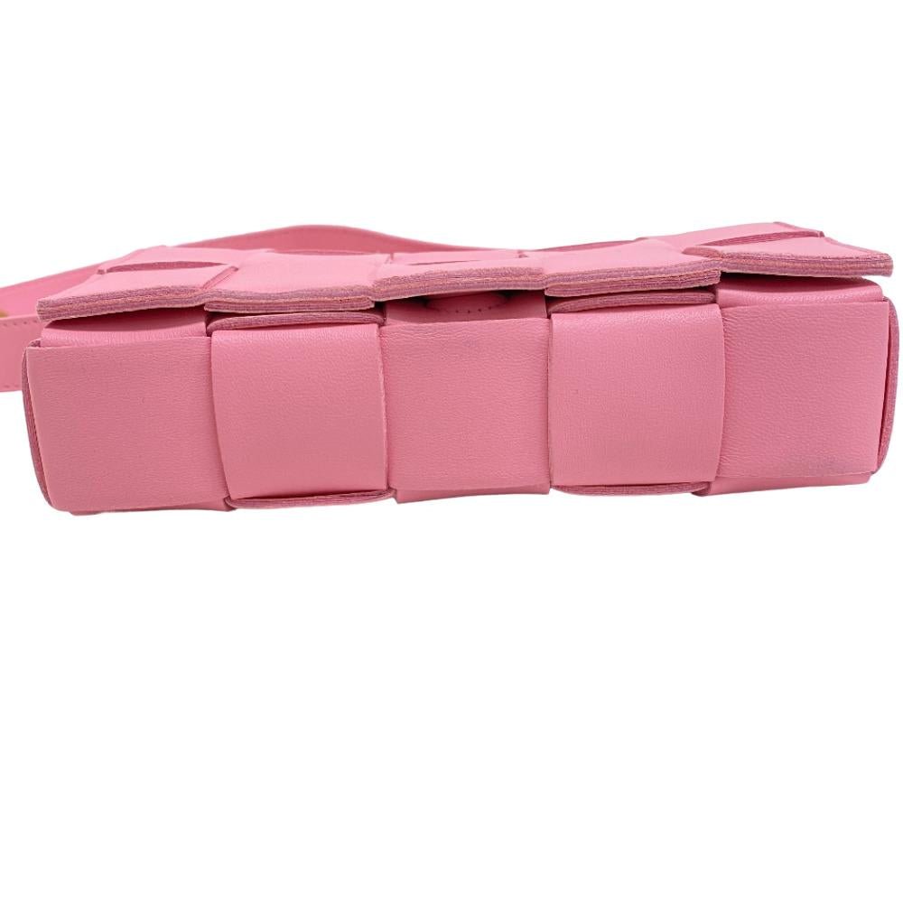 Bottega Veneta Cassette Bag Z0004822 in Pink Nappa Leather – Pre - Owned, 100% Authentic (Genuine), Made in Italy, Designed by Daniel Lee (Circa 2020) Item No. Z0004822 - LLUXE.CA