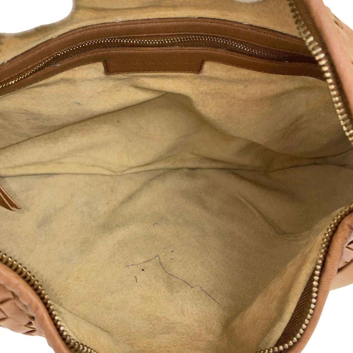 BOTTEGA VENETA – Intrecciato Boho bag – Model No. V0013 – Tomas Maier – 2010s – 100% Authentic Pre - Owned Item No. 504214 - LLUXE.CA