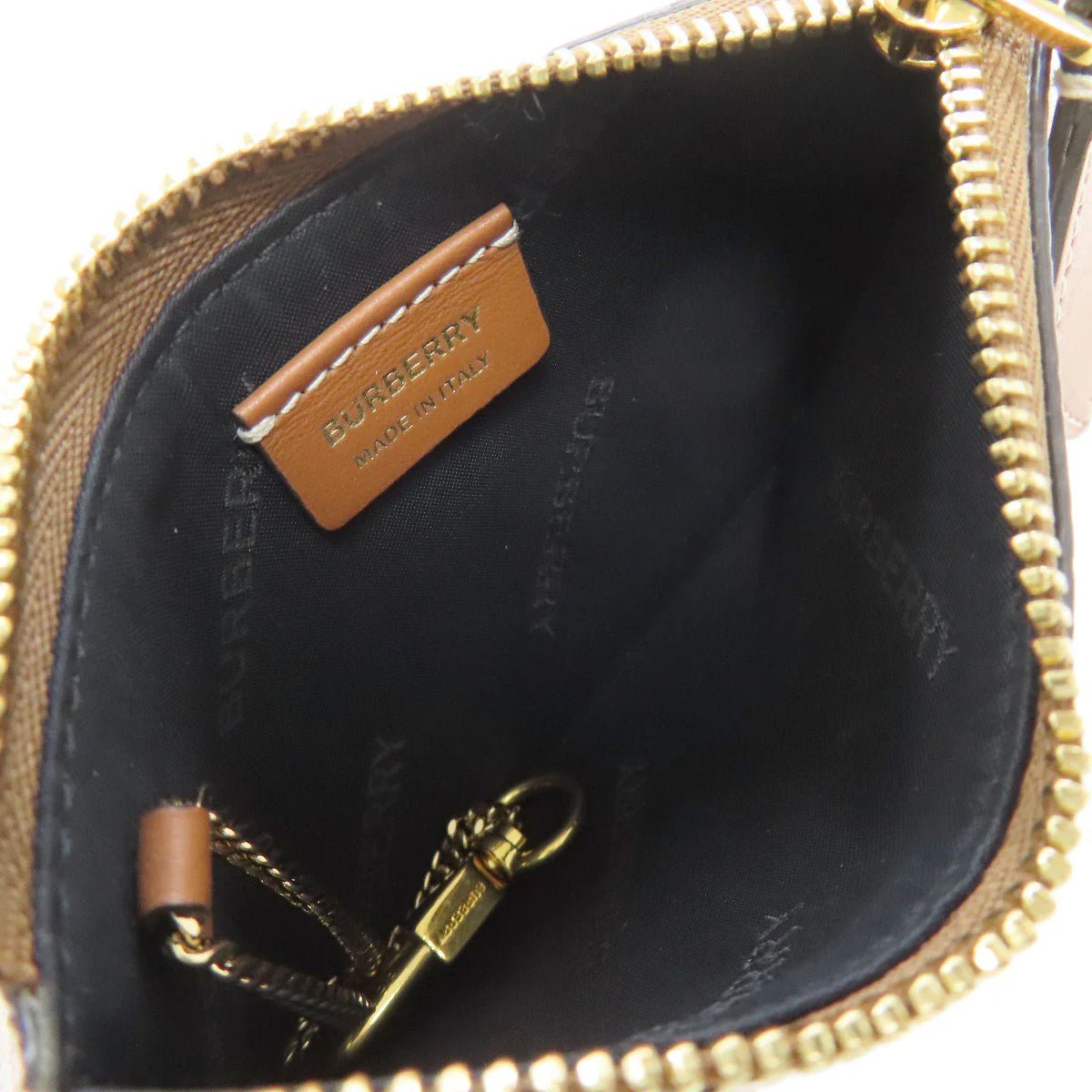 BURBERRY – Coin Case – Nova Check – Designed by Christopher Bailey – 2000s – 100% Authentic Pre - Owned Item No.: 75621043 - LLUXE.CA