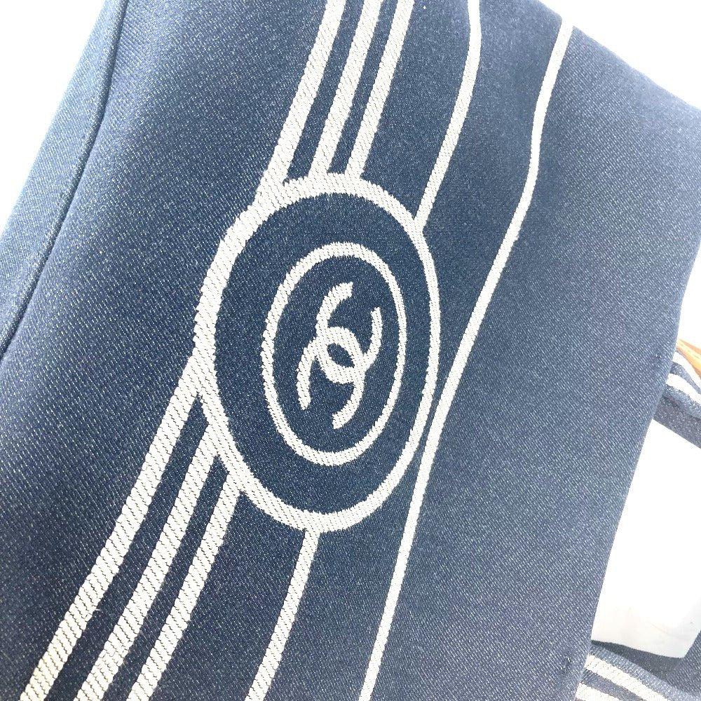 CHANEL A92240 Denim Tote Bag CC Coco Mark – Early 2000s Cruise Collection – Designed by Karl Lagerfeld – Made in Italy – Authentic Pre - Owned - LLUXE.CA
