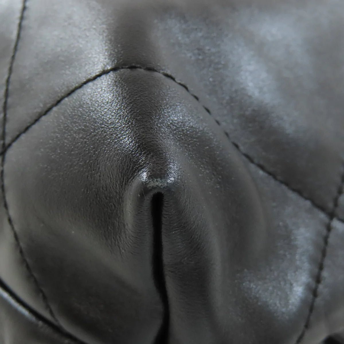 CHANEL – Backpack – Chanel 22 Backpack Silver Metal – Virginie Viard – 2022 – 100% Authentic Pre - Owned - LLUXE.CA