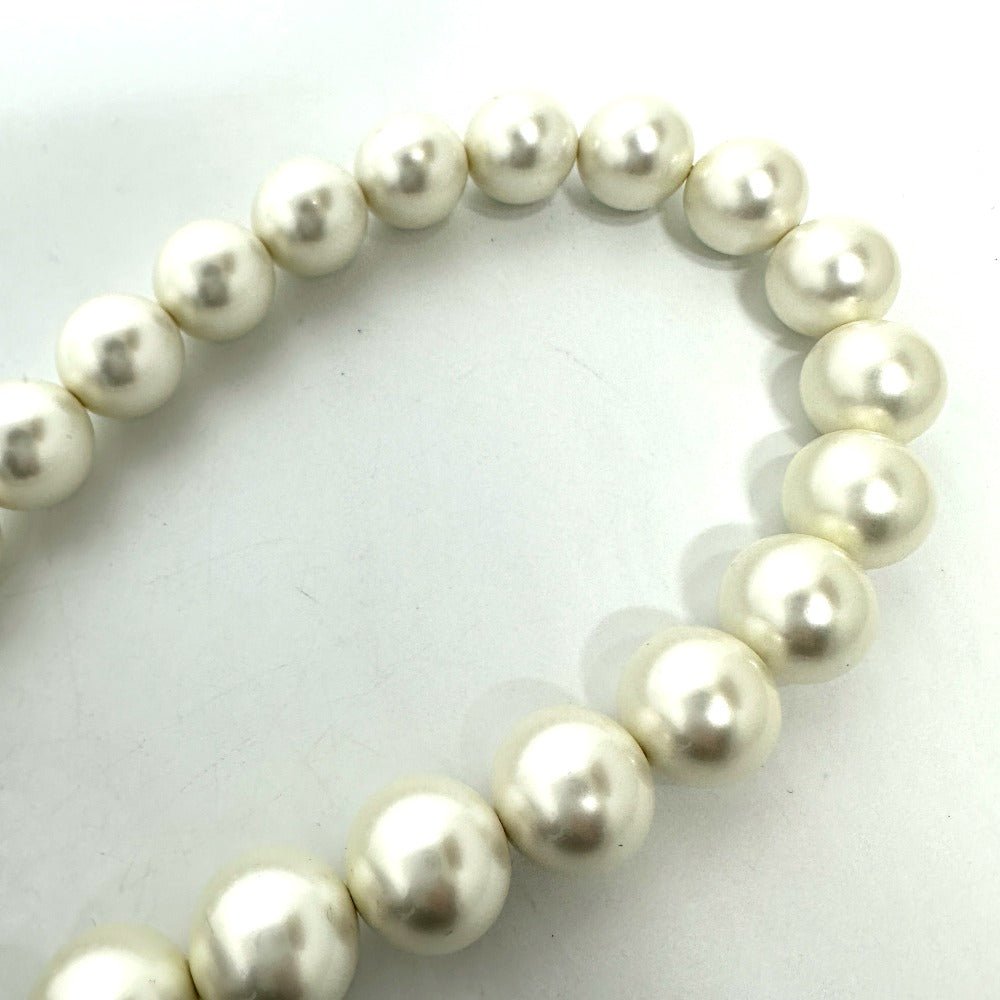 CHANEL Pearl Shoulder Mini Bag in Black Lambskin – CC COCO Mark, Item No. G - 231225 - 109 Designed by Karl Lagerfeld, Early 2010s, 100% Authentic Pre - Owned Like new / excellent condition - LLUXE.CA