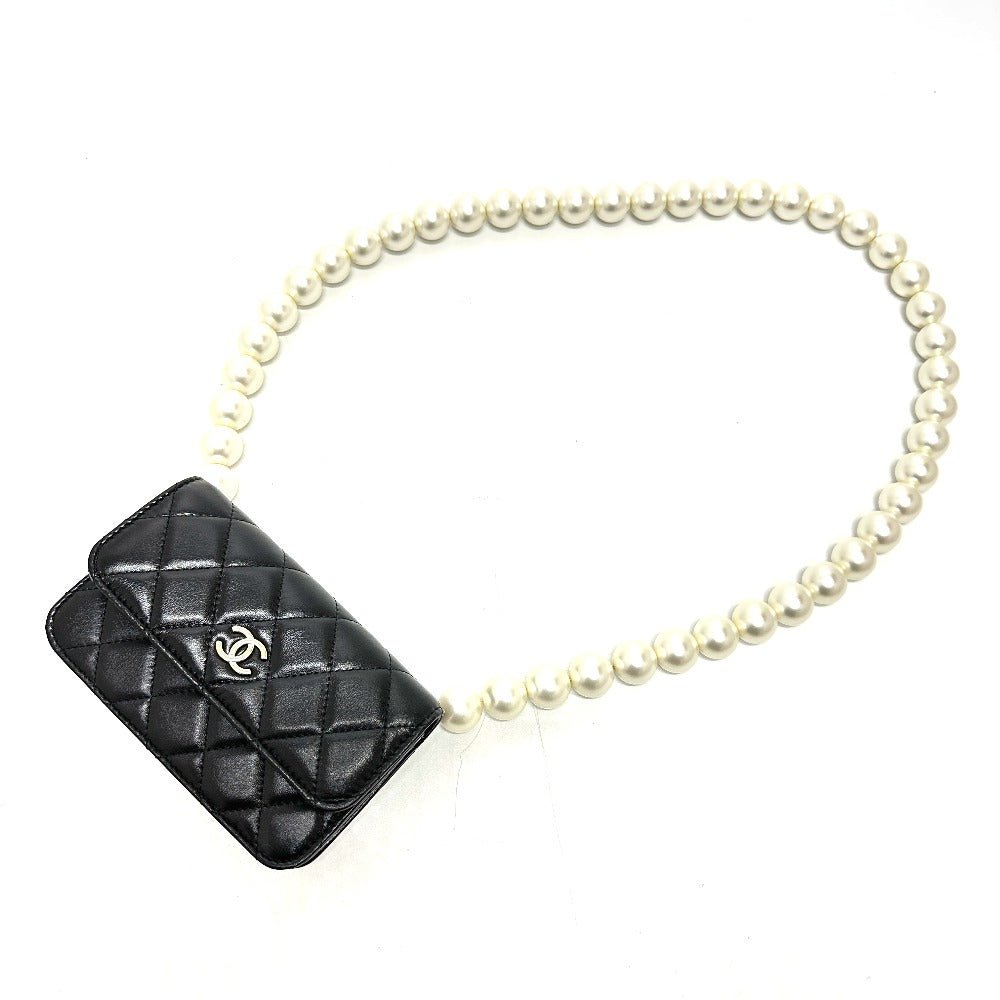 CHANEL Pearl Shoulder Mini Bag in Black Lambskin – CC COCO Mark, Item No. G - 231225 - 109 Designed by Karl Lagerfeld, Early 2010s, 100% Authentic Pre - Owned Like new / excellent condition - LLUXE.CA