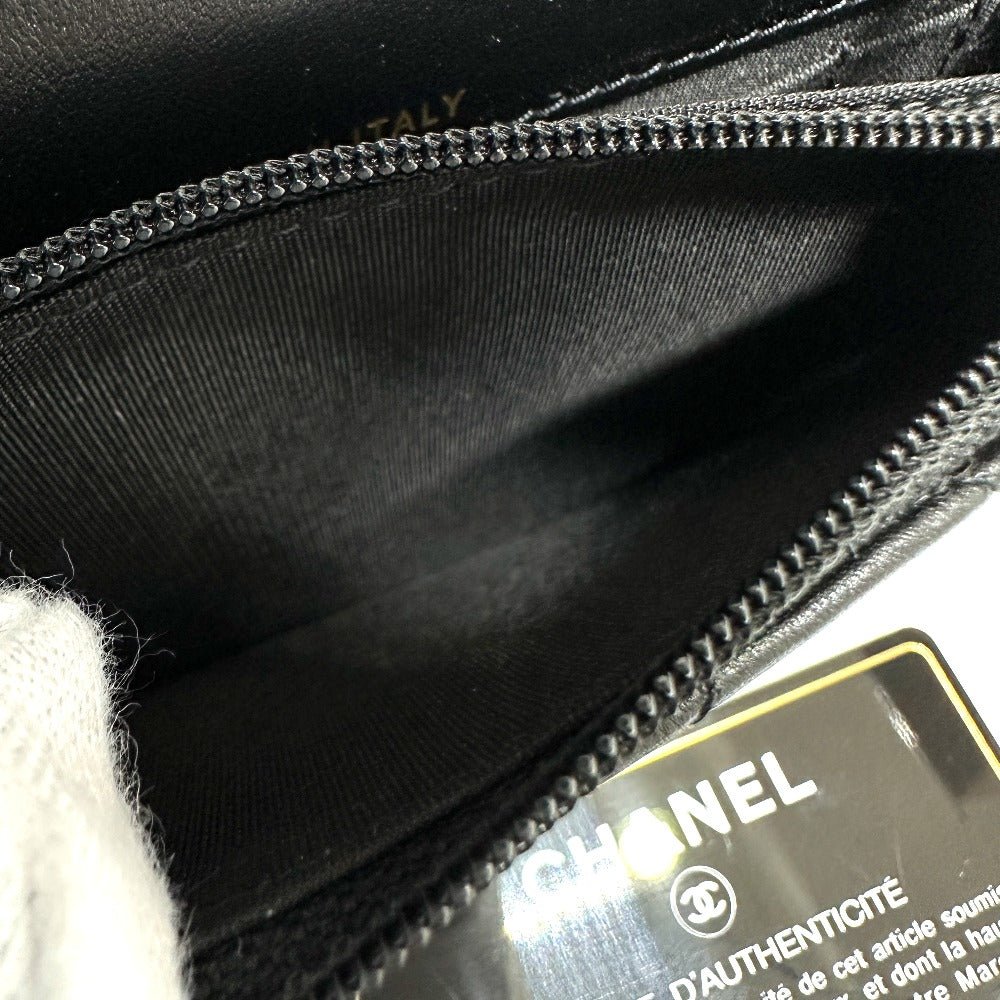 CHANEL Pearl Shoulder Mini Bag in Black Lambskin – CC COCO Mark, Item No. G - 231225 - 109 Designed by Karl Lagerfeld, Early 2010s, 100% Authentic Pre - Owned Like new / excellent condition - LLUXE.CA