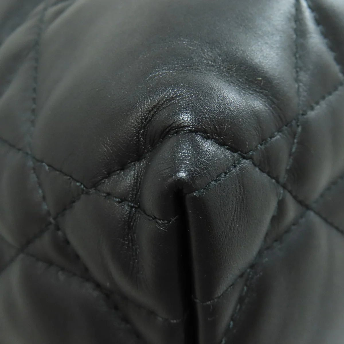 CHRISTIAN DIOR – Lady Dior – Calfskin – Designed by Gianfranco Ferré – Tote Bag – 1995 Icon, Produced 2000s – 100% Authentic Pre - Owned Item No.: 75623005 - LLUXE.CA