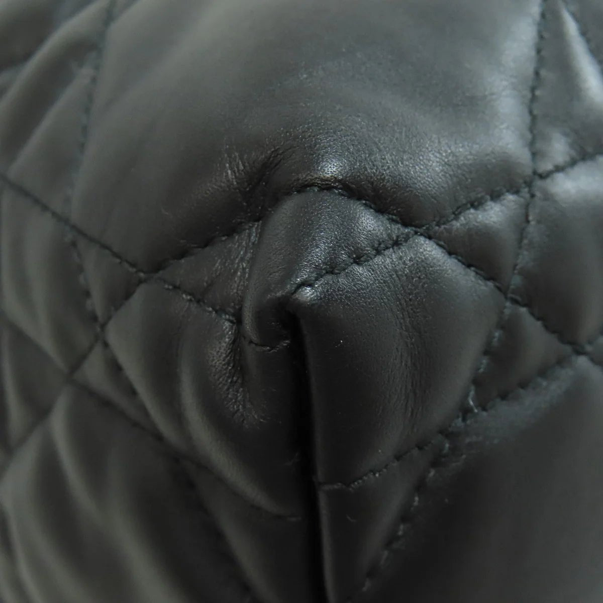 CHRISTIAN DIOR – Lady Dior – Calfskin – Designed by Gianfranco Ferré – Tote Bag – 1995 Icon, Produced 2000s – 100% Authentic Pre - Owned Item No.: 75623005 - LLUXE.CA