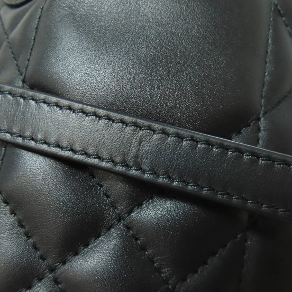 CHRISTIAN DIOR – Lady Dior – Calfskin – Designed by Gianfranco Ferré – Tote Bag – 1995 Icon, Produced 2000s – 100% Authentic Pre - Owned Item No.: 75623005 - LLUXE.CA