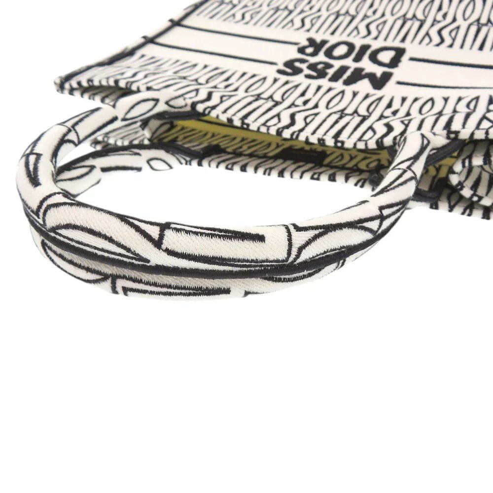 CHRISTIAN DIOR – Medium Book Tote – Embroidered Canvas – Maria Grazia Chiuri – 2021 – 100% Authentic Pre - Owned Item No.: 6L1743ILI6R4 - LLUXE.CA