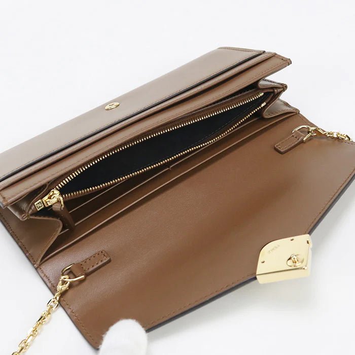 FENDI – FF Diamond Chain Wallet – Model No. 8M0365 ALV4 – Silvia Venturini Fendi – Circa 2021 – 100% Authentic Pre - Owned - LLUXE.CA