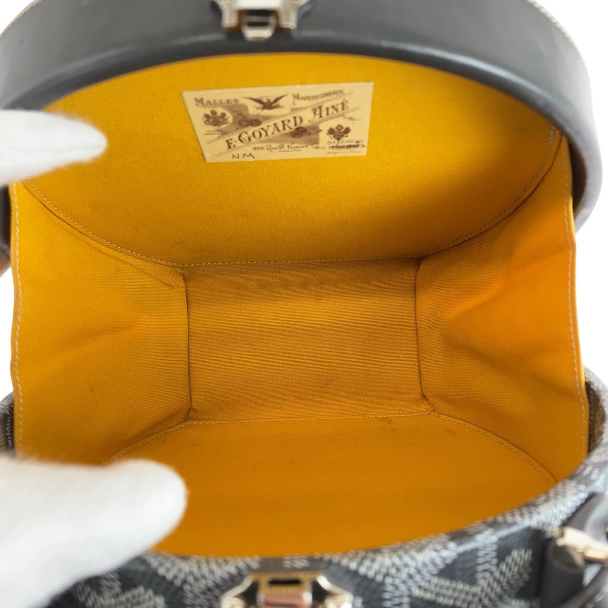 Goyard 504138 Alto Hat Box Trunk Bag in Goyardine Herringbone Canvas – Pre - Owned, 100% Authentic (Genuine), Circa 2010, Vintage, Designed by Pierre - François Martin - LLUXE.CA