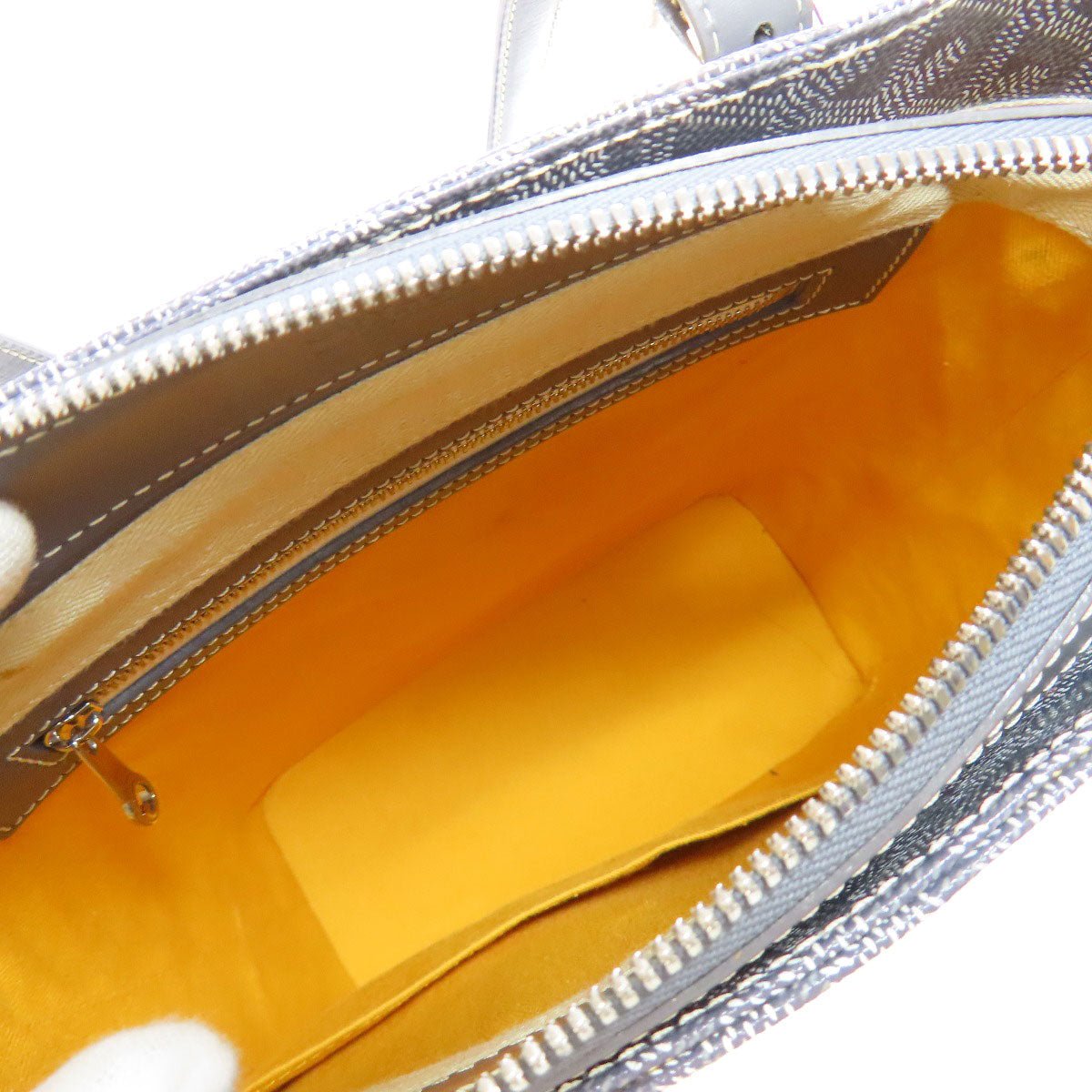 Goyard 66215011 Saint Louis Herringbone Goyardine Canvas – Pre - Owned, 100% Authentic (Genuine), Circa 2015, Vintage, Designed by Pierre - François Martin - LLUXE.CA