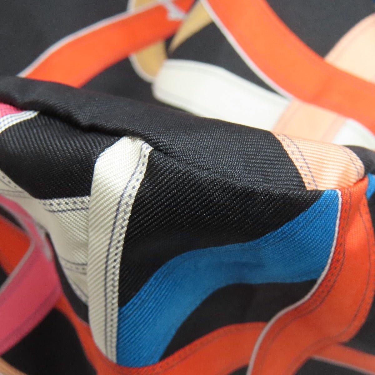 Hermès 75608007n Lightweight Backpack in Black Air Silk with Kavalkadur Print (Vintage, Circa Early 2000s) – Rare & Collectible – Pre - Owned, 100% Authentic (Genuine) 75608007n - LLUXE.CA