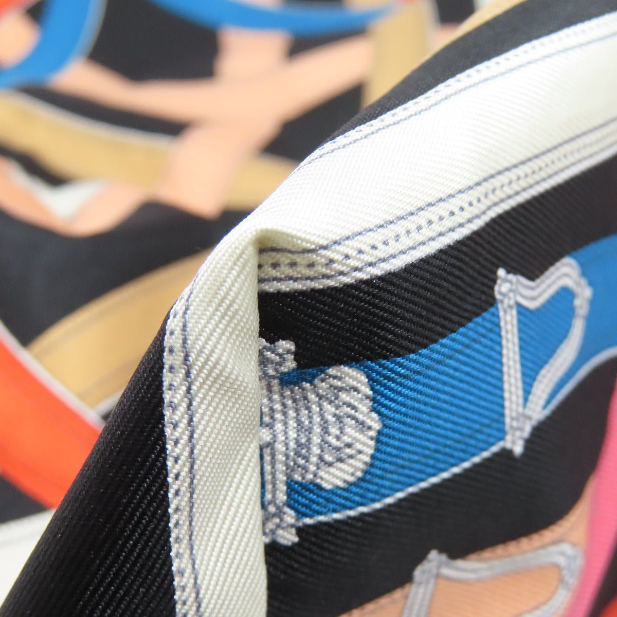 Hermès 75608007n Lightweight Backpack in Black Air Silk with Kavalkadur Print (Vintage, Circa Early 2000s) – Rare & Collectible – Pre - Owned, 100% Authentic (Genuine) 75608007n - LLUXE.CA