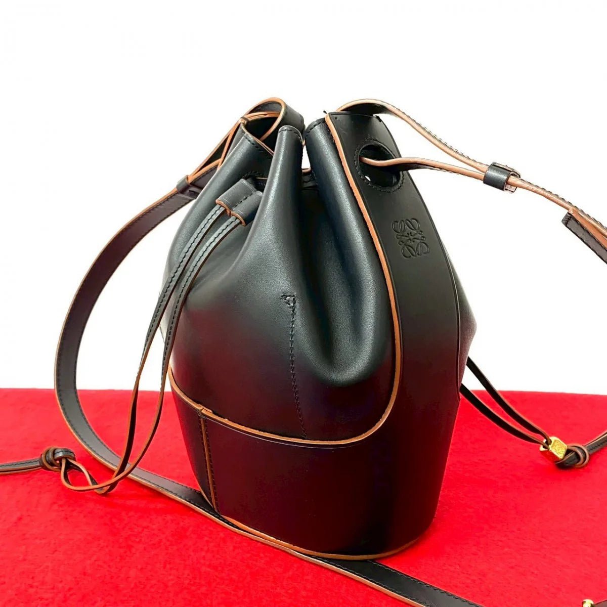LOEWE – Balloon Bag Medium in Black Leather – Jonathan Anderson – Introduced 2020 – Made in Spain – 100% Authentic Pre - Owned - LLUXE.CA