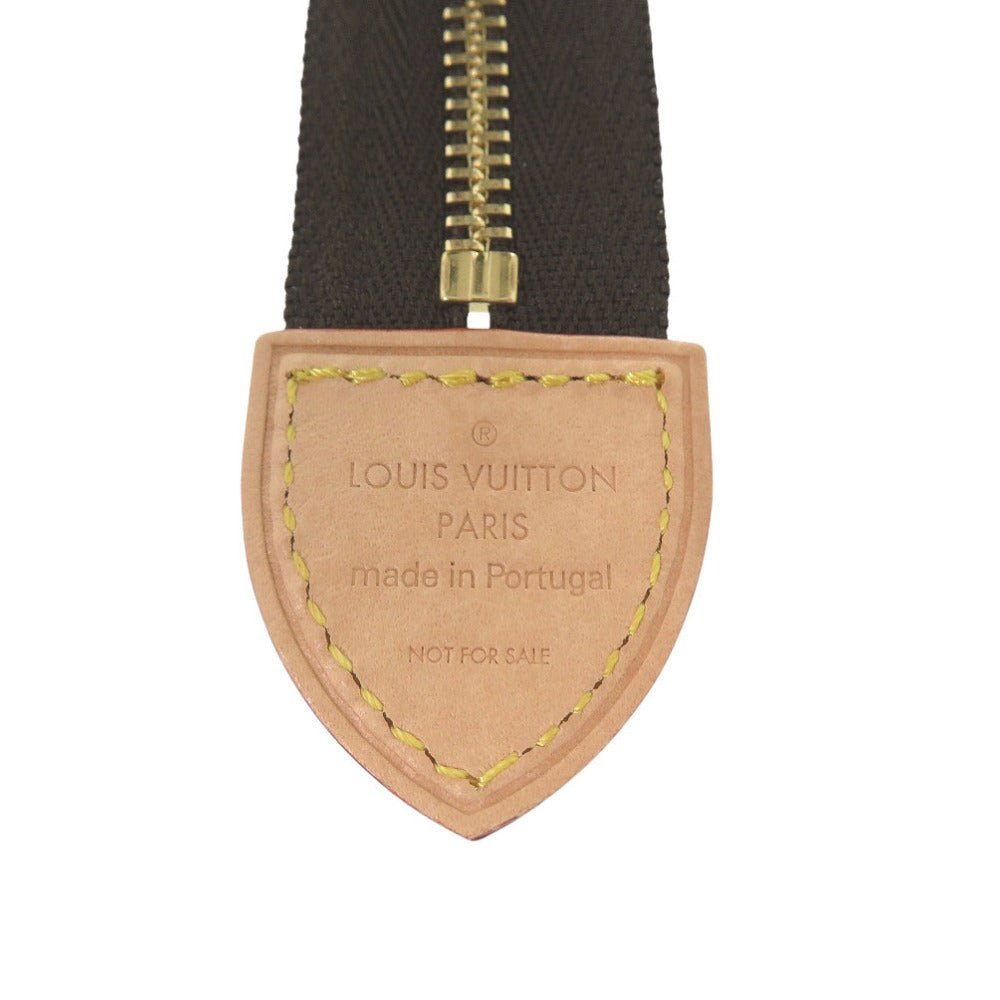 LOUIS VUITTON – Poche Toilette 26 Clutch Bag – Model m – m – Circa 2020s – 100% Authentic Pre - Owned No. M47542 - LLUXE.CA