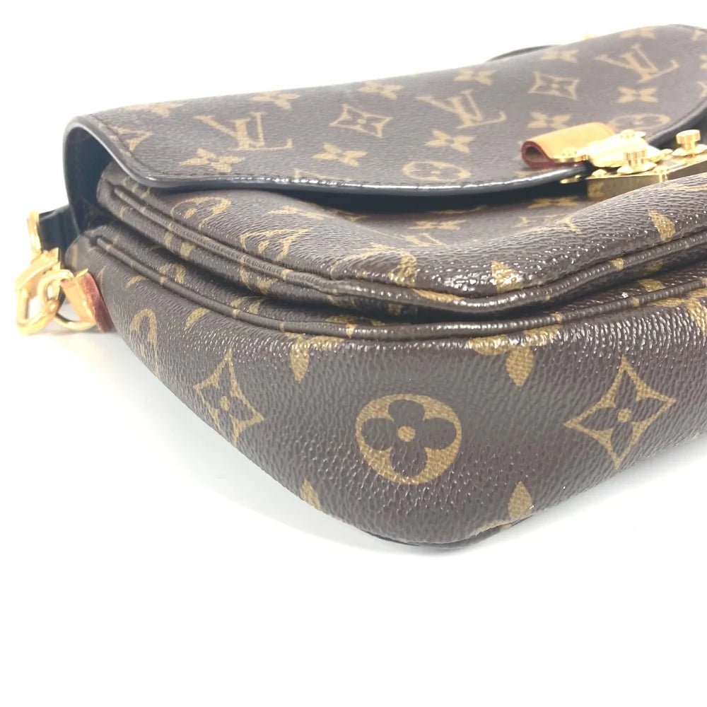 LOUIS VUITTON – Pochette Métis MM Handbag – M40780 – Designed by Nicolas Ghesquière – 2017 – 100% Authentic Pre - Owned Item No.: MO - 250727 - 7 - LLUXE.CA