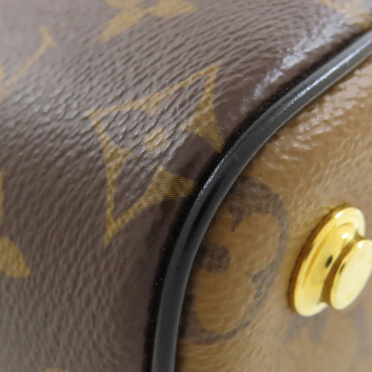 LOUIS VUITTON – Vanity NV PM – Model No. M45165 – Nicolas Ghesquière – Introduced 2020 – 100% Authentic Pre - Owned - LLUXE.CA