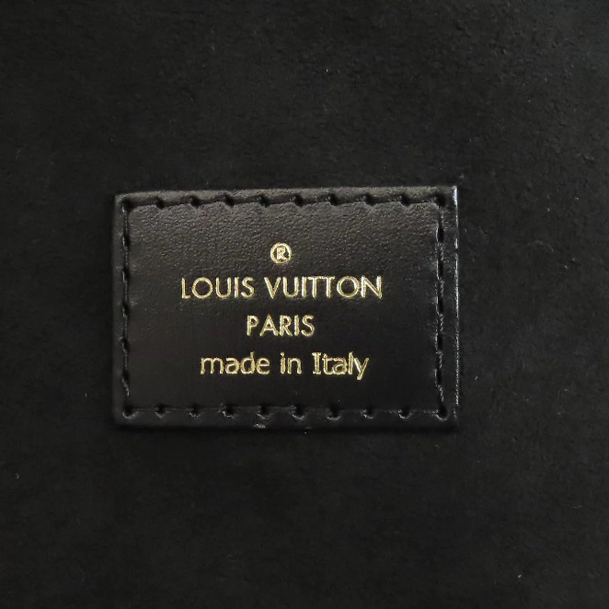 LOUIS VUITTON – Vanity NV PM – Model No. M45165 – Nicolas Ghesquière – Introduced 2020 – 100% Authentic Pre - Owned - LLUXE.CA