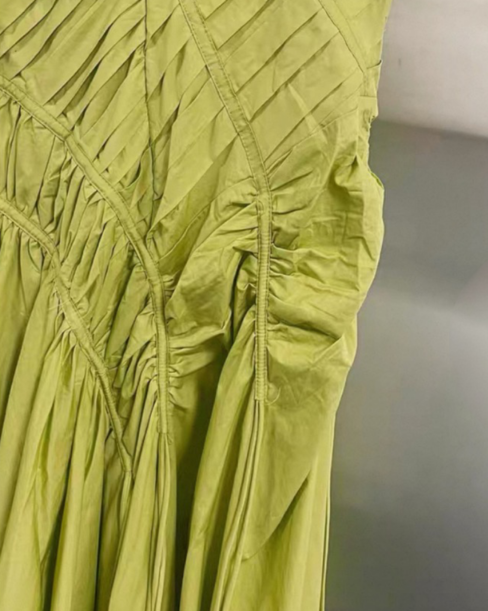 Sculpted Pleat Puff-Sleeve Asymmetric Midi Dress