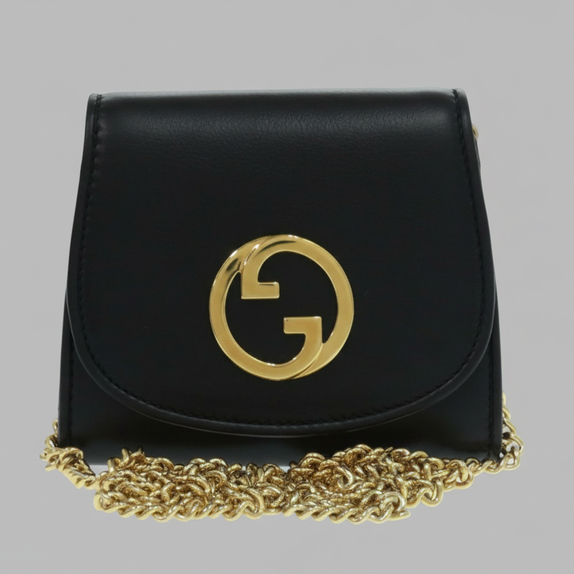 Gucci  Medium Chain Shoulder Wallet Authentic Previously Owned